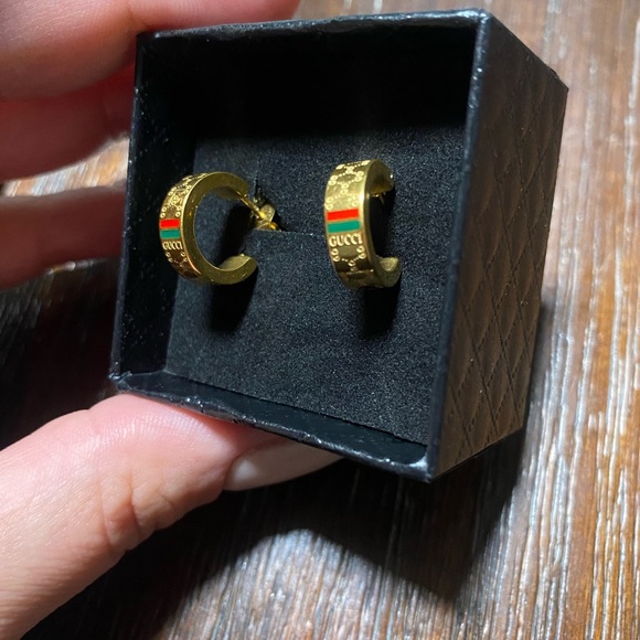 Designer Fashion Earrings - Picture 4 of 4